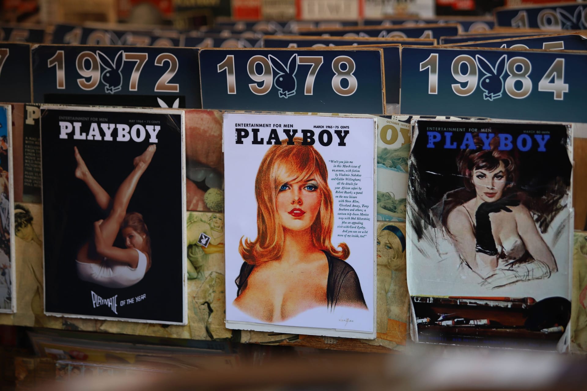 Mehrere alte Ausgaben des Playboys: Im Jahr 1972 posierte Hildgard Kulbach als erste deutsches Model für das Erotik-Magazin.