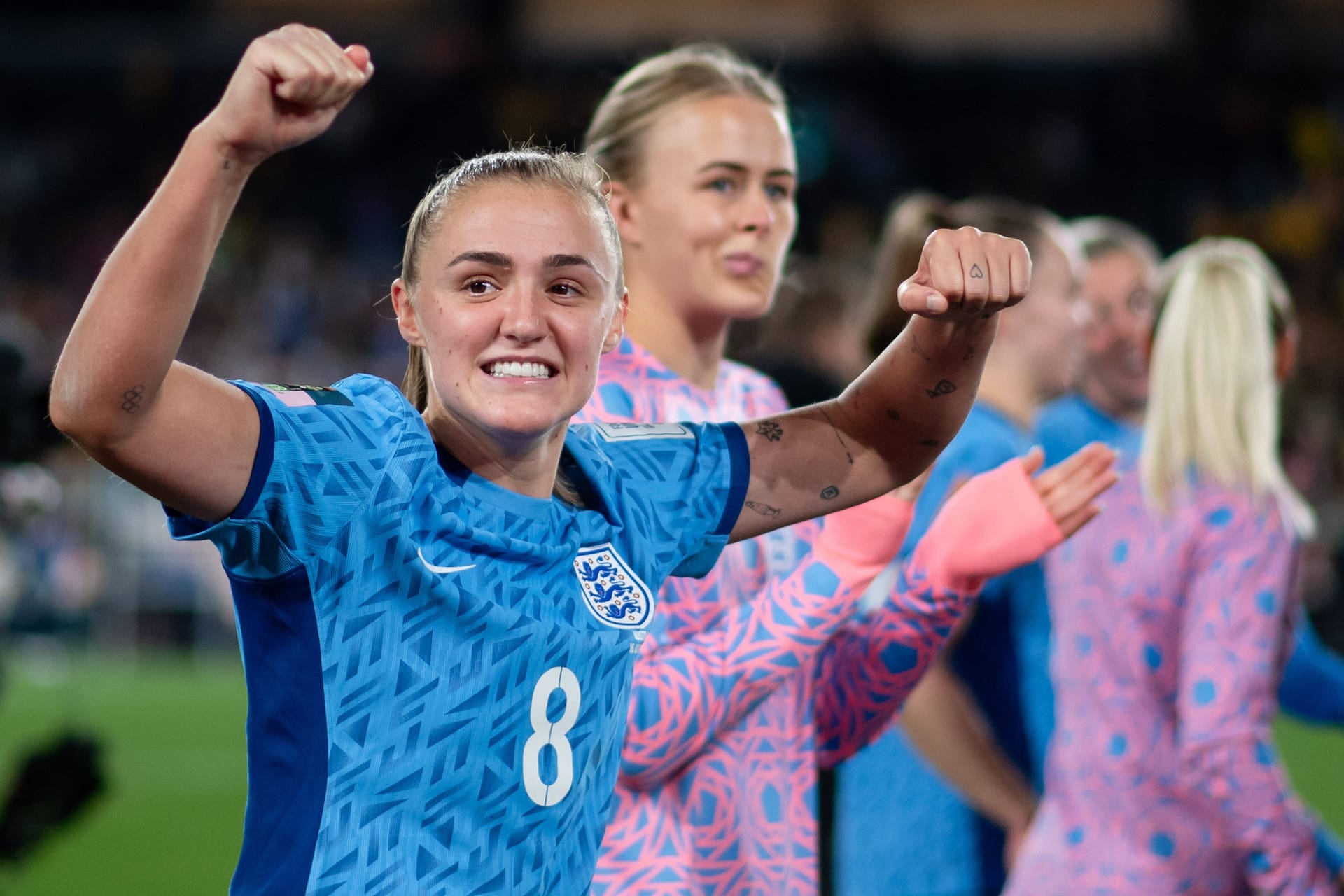 Georgia Stanway jubelt: Die Fußballerin vom FC Bayern München kann sich mit England nach dem EM-Titel auch den Weltmeistertitel schnappen.