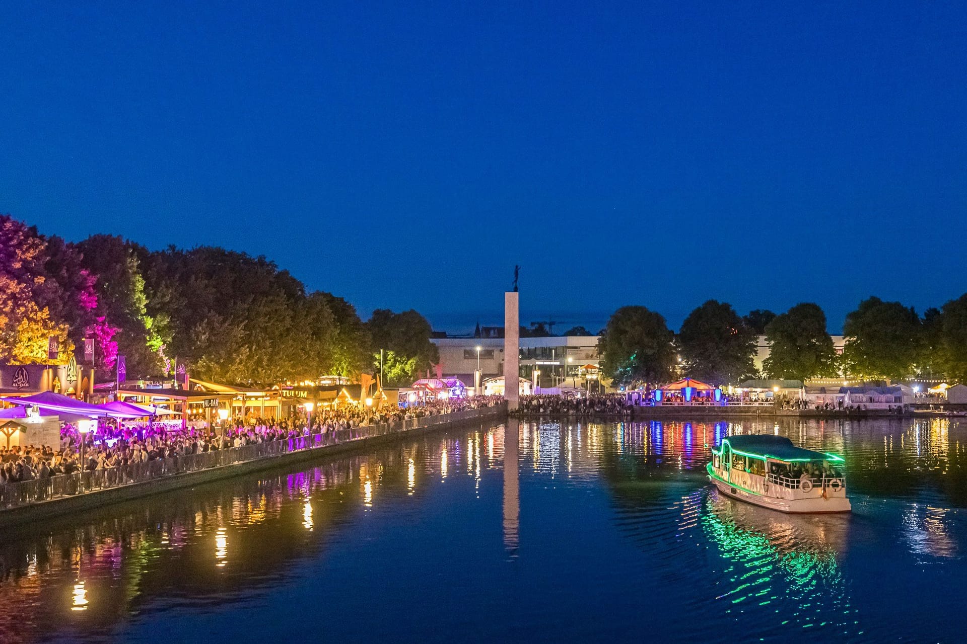 Das Maschseefest am Abend: Insgesamt 19 Tage dauert die Veranstaltung in Hannover.