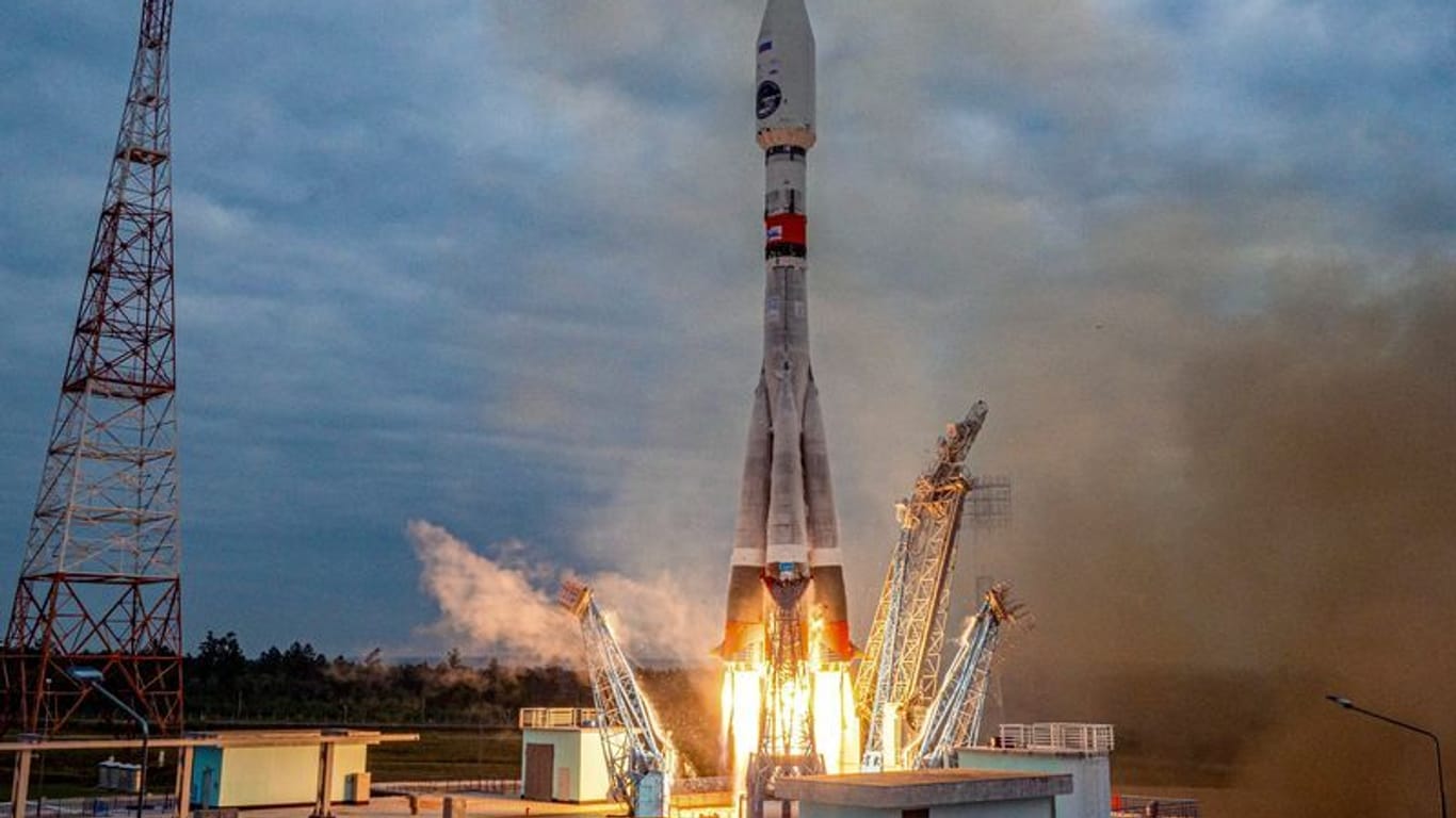 Eine russische Rakete mit der automatischen Mondlandestation "Luna-25" startete vor einer Woche vom Weltraumbahnhof Wostotschny im Fernen Osten Russlands.