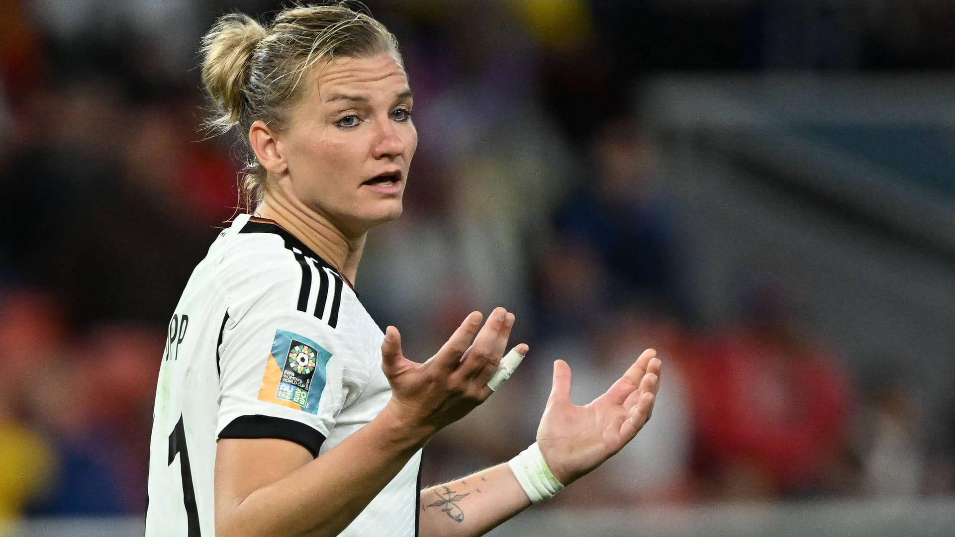 Alexandra Popp: Die DFB-Kapitänin gibt Auskunft über ihre Zukunft.