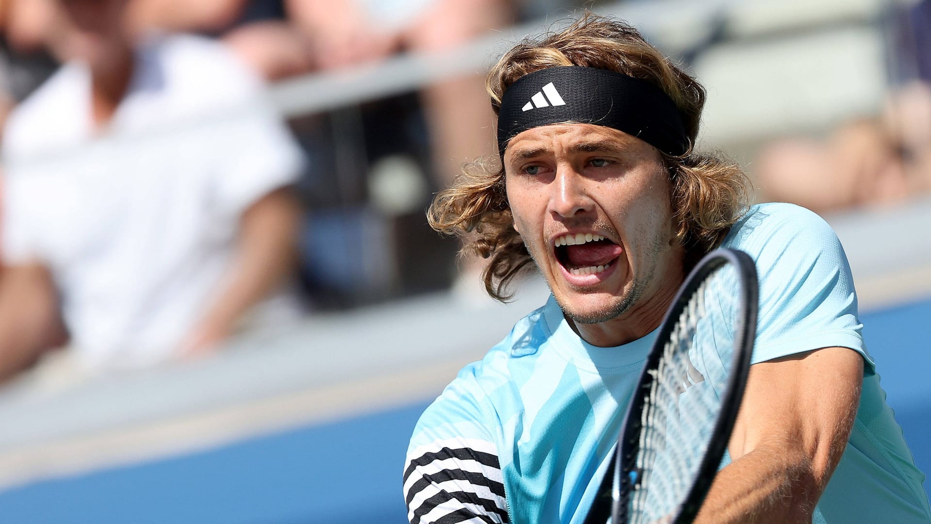 Alexander Zverev: Der Tennis-Star ist eine Runde weiter.