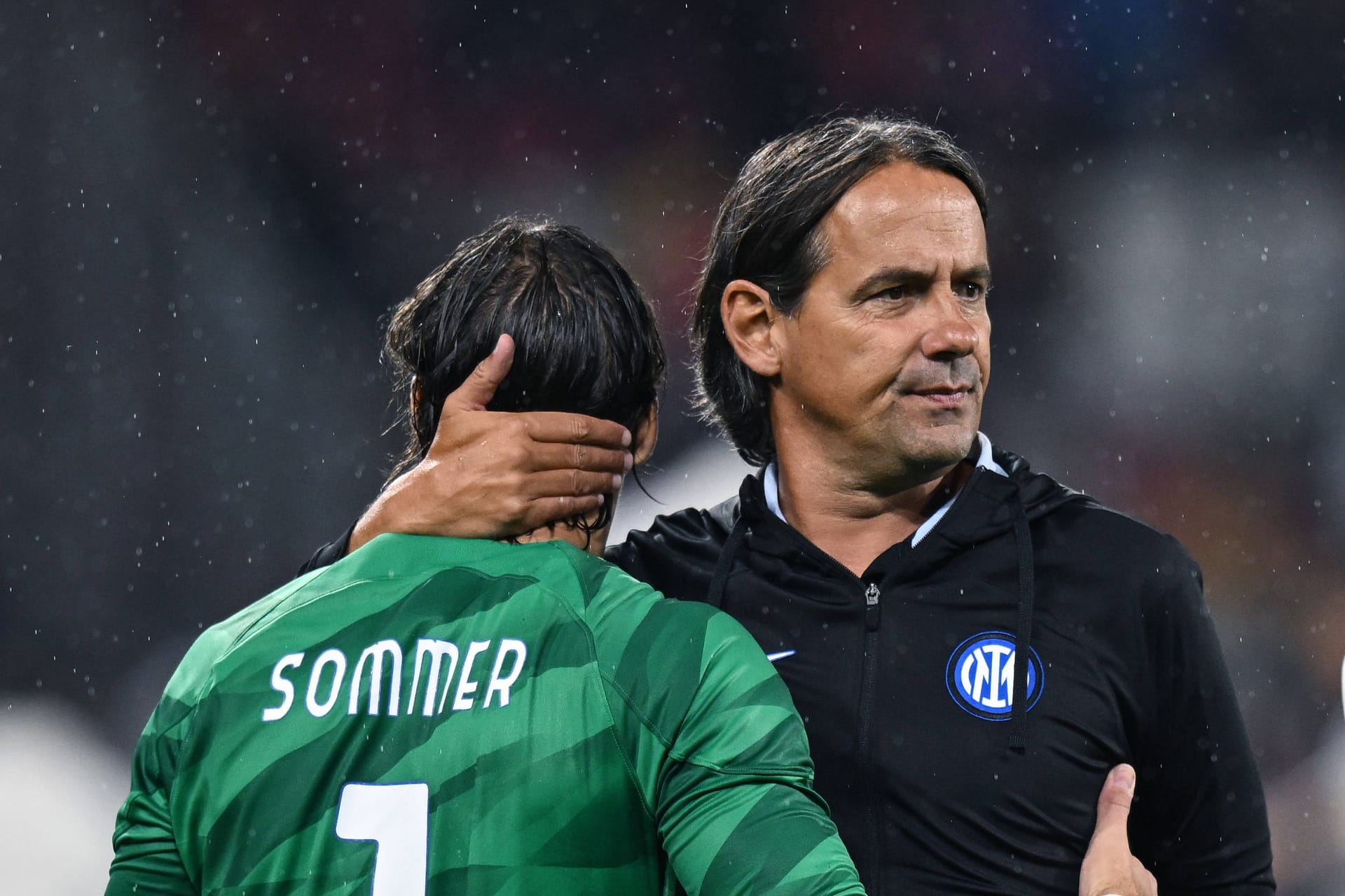 Nicht gerade zufrieden: Inter-Coach Simone Inzaghi (r.) und Torhüter Yann Sommer.