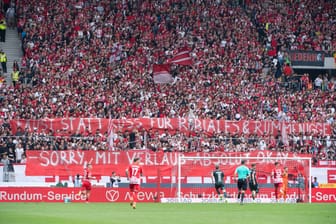 Das Freiburger Plakat während des Spiels gegen Werder Bremen: Das Statement der Breisgauer Ultras hatte es in sich.