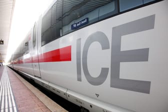 Ein ICE in Basel: Oft kommen die Züge der Deutschen Bahn zu spät.