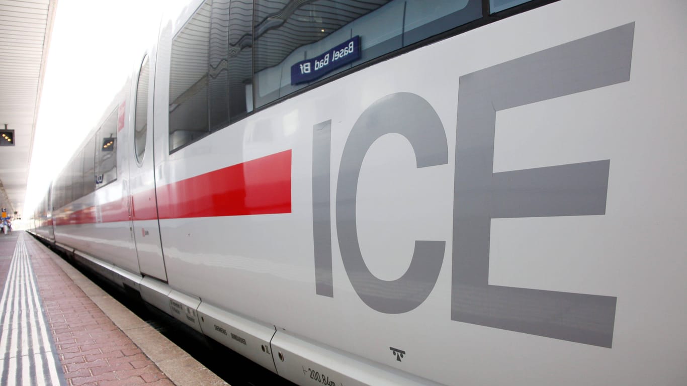 Ein ICE in Basel: Oft kommen die Züge der Deutschen Bahn zu spät.