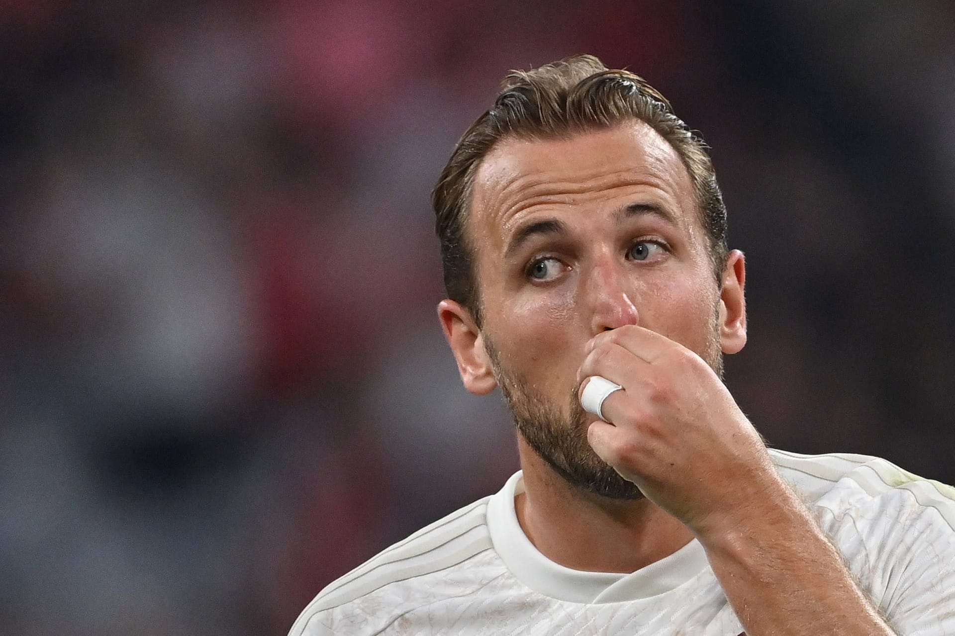 Harry Kane: Bayerns neuer Superstar kann nicht verbergen, was er von der Supercup-Pleite hält.