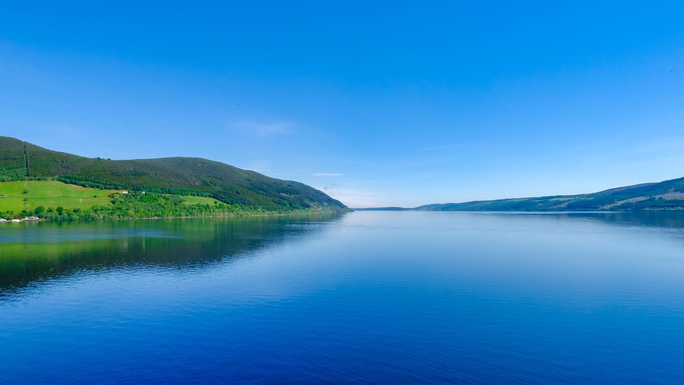 Der große Süßwassersee Loch Ness: Hier soll das Wassermonster Nessie leben.