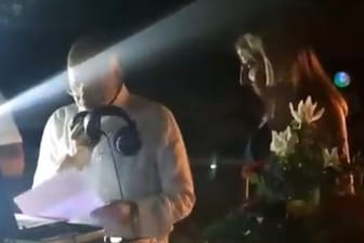 Massimo Segre: Der Italiener nutzte den DJ-Kopfhörer als Mikrofon, um die Hochzeit mit seiner Verlobten abzusagen.