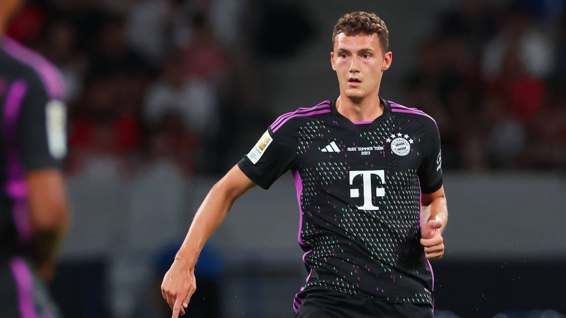 Benjamin Pavard: Der Bayern-Verteidiger soll in Gesprächen mit einem Premier-League-Klub sein.