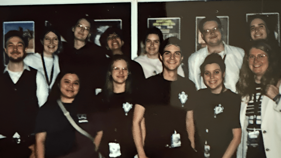 Erinnerungsfoto: Ann-Christin Behrens (vorne rechts) und das Orgateam im Salon Hansen.