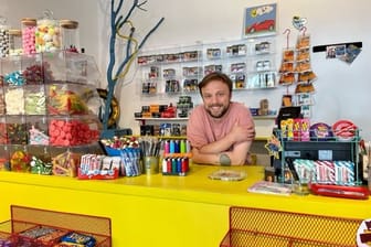 Lukas Stalter (29): Vor rund zwei Jahren hat er mit einer Partnerin einen Kiosk nahe der Bochumer Innenstadt eröffnet.