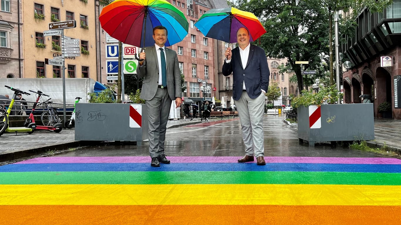 Nürnbergs Bürgermeister setzen ein Zeichen - das gefällt nicht jedem.