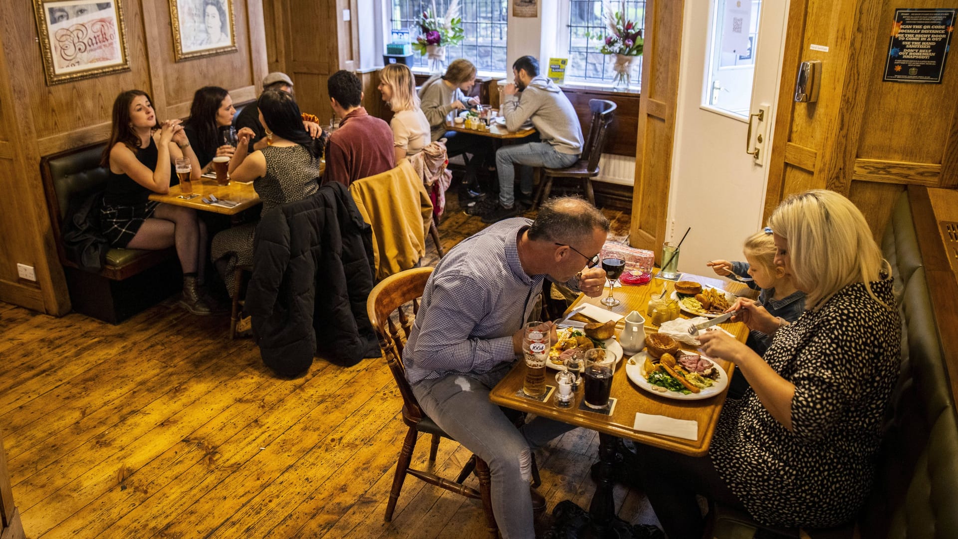 "Bank Tavern" in Bristol: Das Pub hat lediglich sieben Tische zum Essen. "Bank Tavern" in Bristol: Das Pub hat lediglich sieben Tische zum Essen.