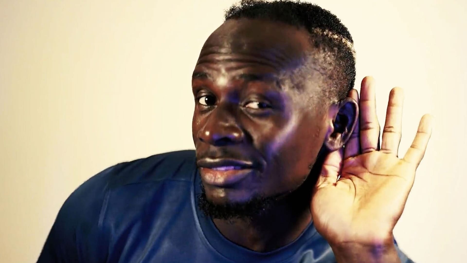 Sadio Mané in seinem Vorstellungsvideo: In dem Klub wurde ein eigens komponierter Song für den Stürmer gespielt.