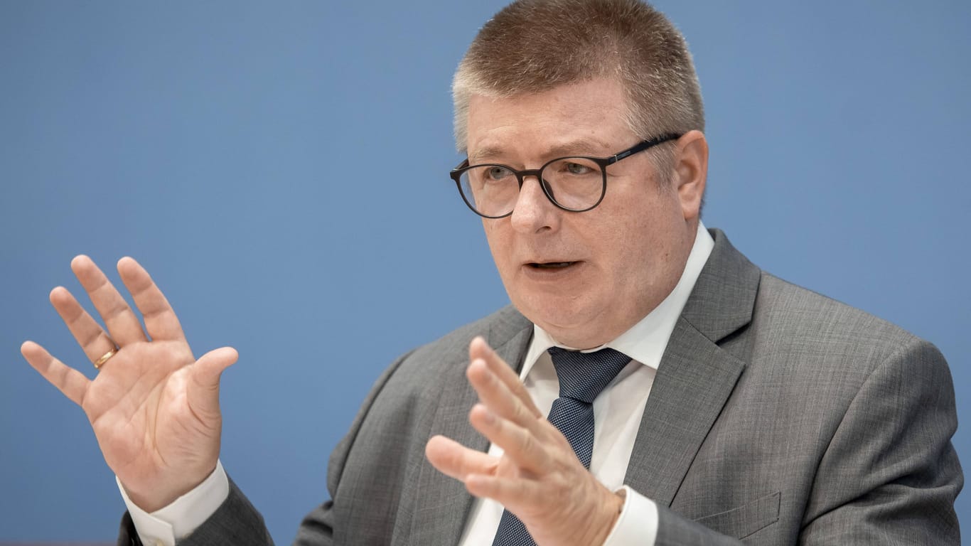 Thomas Haldenwang: Der Verfassungsschutzchef verpflichtete sich zu einer "Stillhaltezusage".