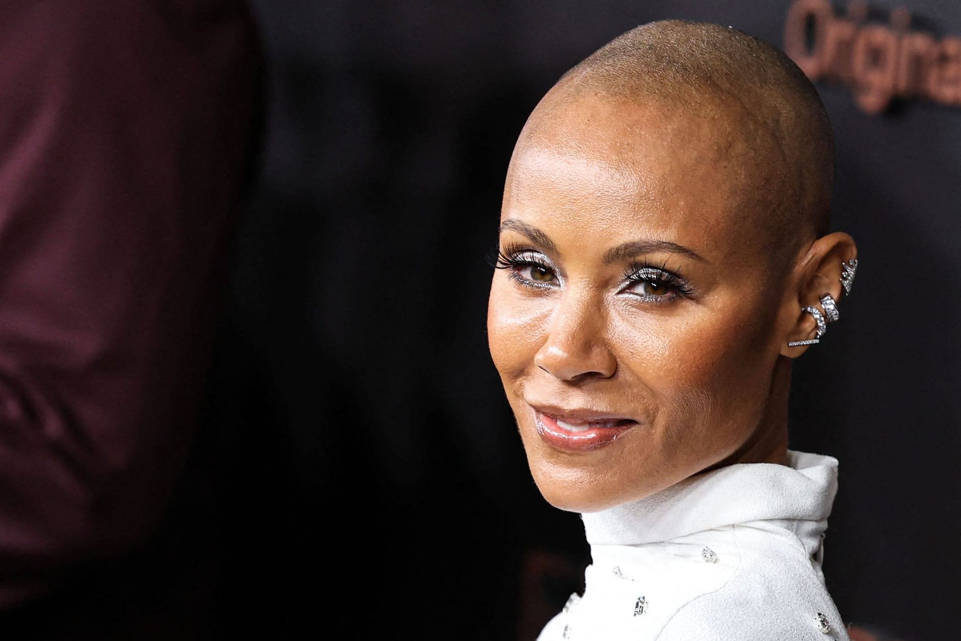 Jada Pinkett Smith: Durch eine Erkrankung leidet sie an kreisrunden Haarausfall.