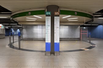 An der U-Bahnstation Max-Weber-Platz fahren die U4 und U5 – warum nahm niemand etwas wahr?