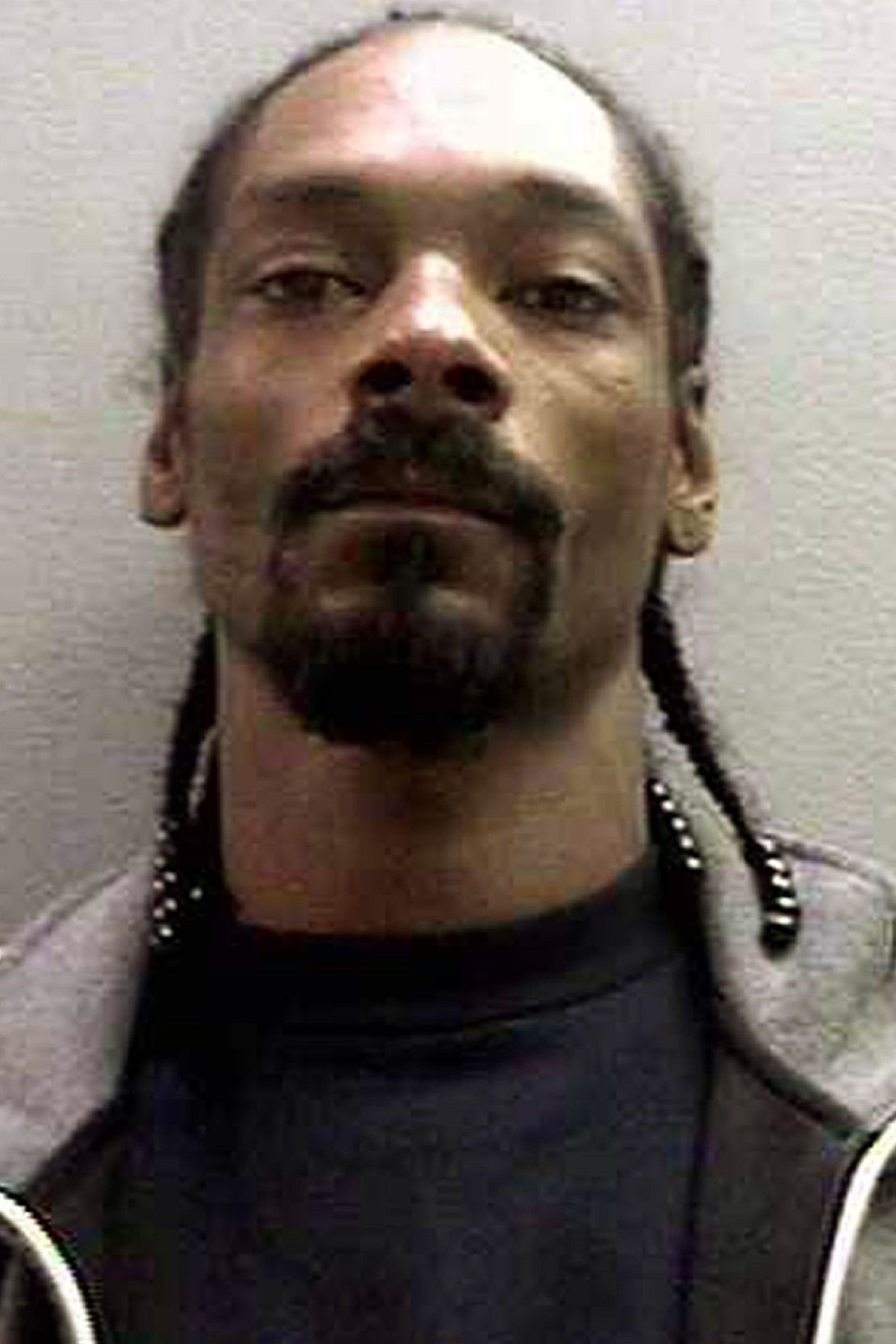 Snoop Dogg im November 2006 wegen Waffenmitnahme in ein Flugzeug