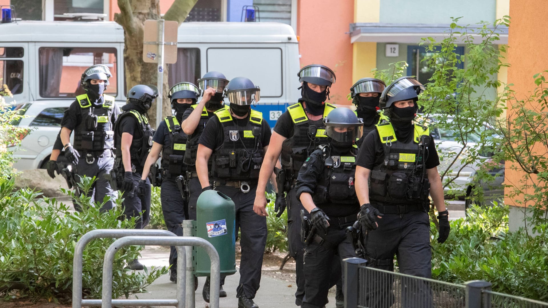 Einsatz des SEK in Berlin (Symbolbild): Bei der Durchsuchung waren 90 Einsatzkräfte im Dienst.