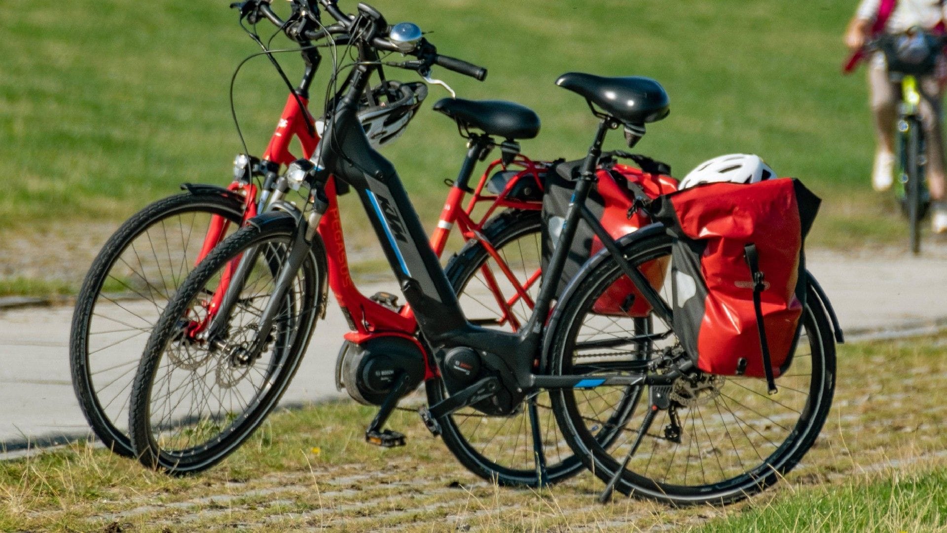 Die besten Fahrradtaschen nehmen Ihnen im Alltag Lasten ab und lassen Sie komfortabel Rad fahren.