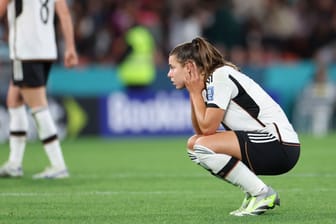 Lena Oberdorf enttäuscht: Während des WM-Aus des DFB-Teams kam es zu einer technischen Panne.