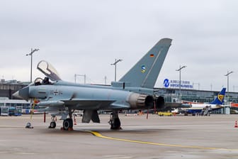 Zwei Eurofighter-Jets mussten wegen schlechten Wetters auf Nürnberg ausweichen.