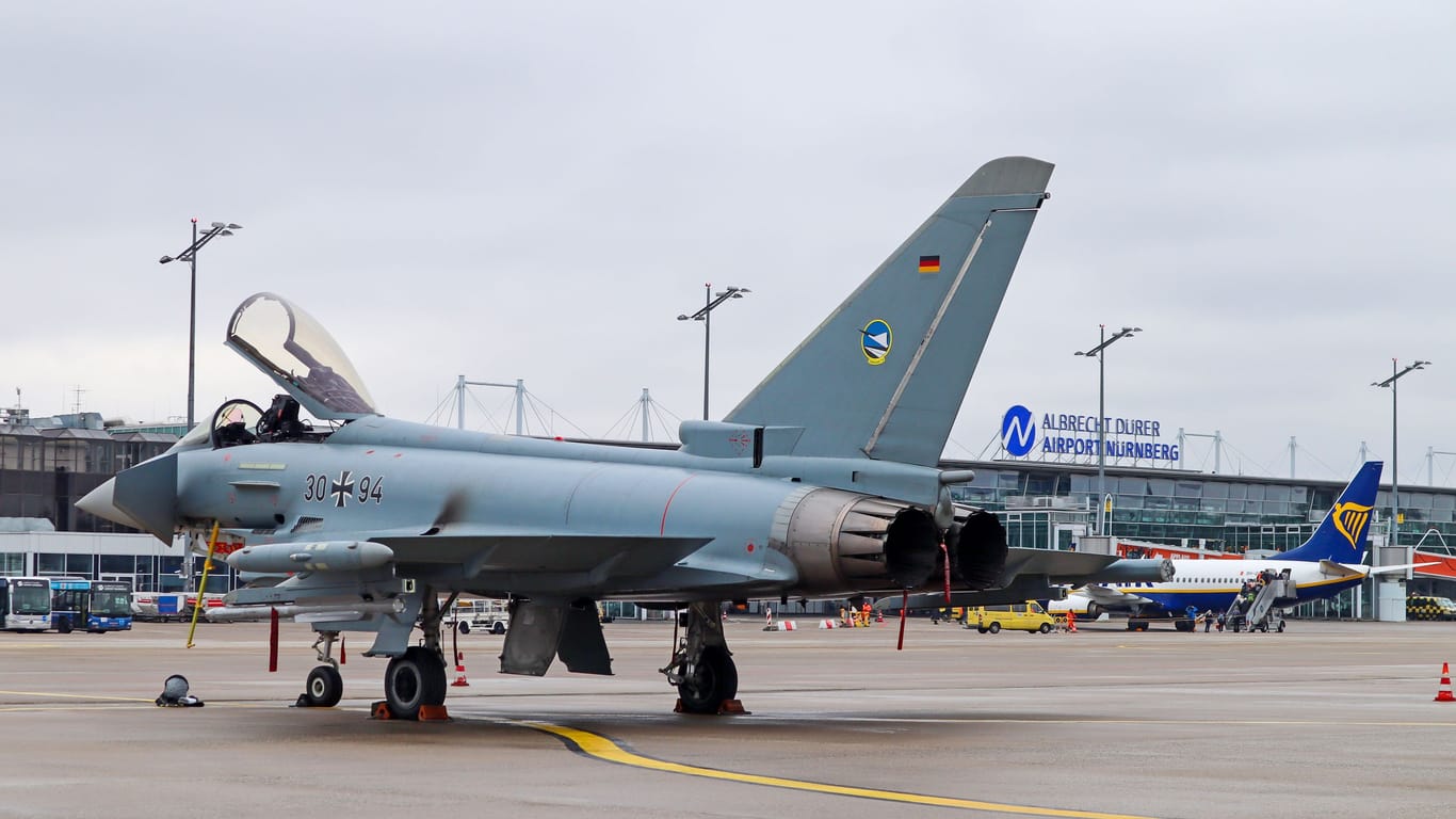 Zwei Eurofighter-Jets mussten wegen schlechten Wetters auf Nürnberg ausweichen.