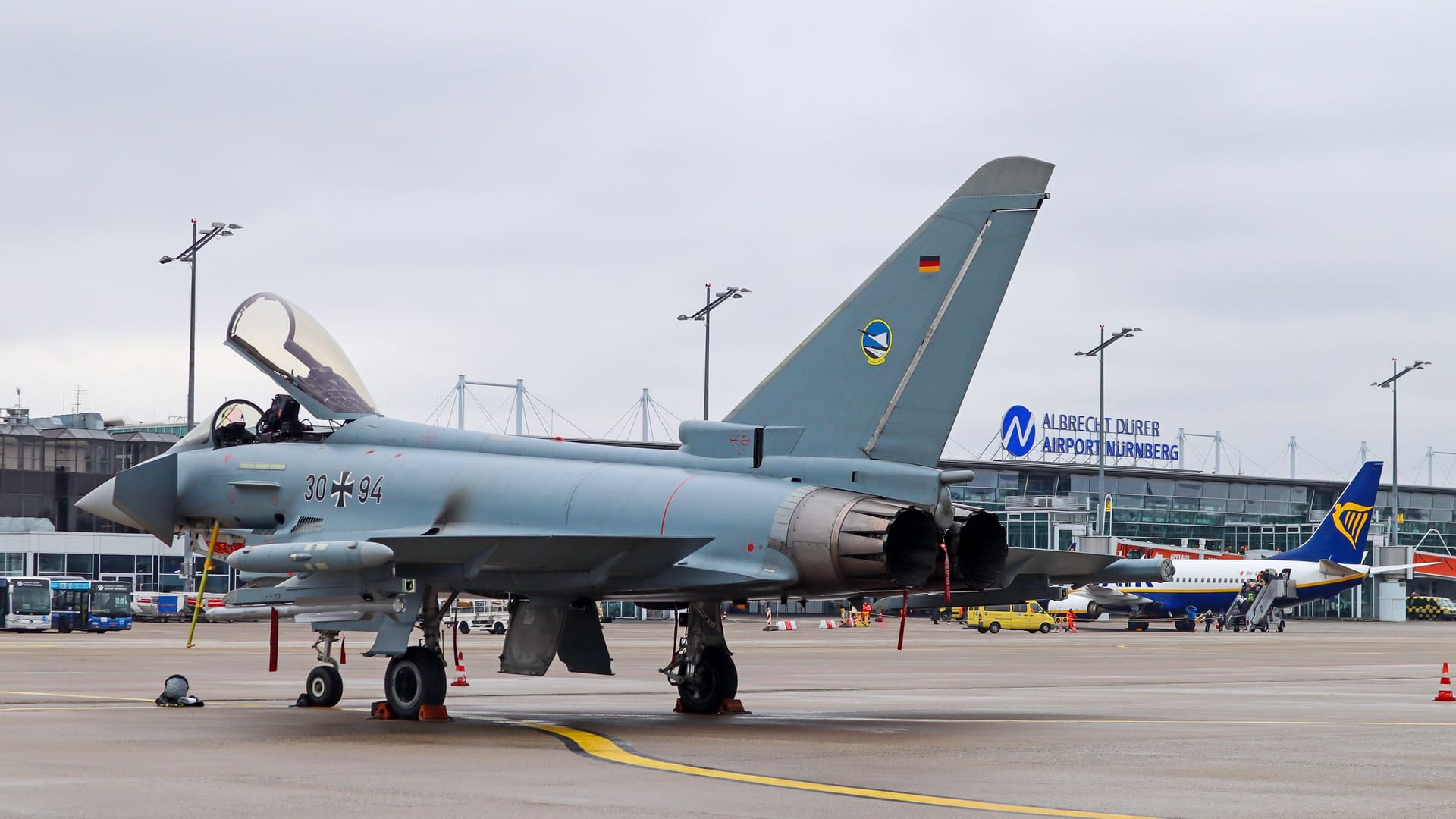 Zwei Eurofighter-Jets mussten wegen schlechten Wetters auf Nürnberg ausweichen.