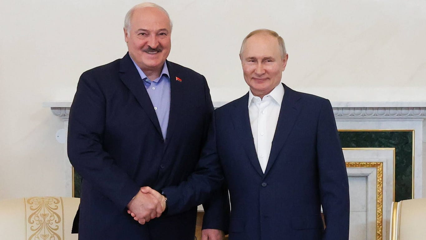 Alexander Lukaschenko und Wladimir Putin: Der belarussische Machthaber vermittelte bei der Wagner-Revolte.