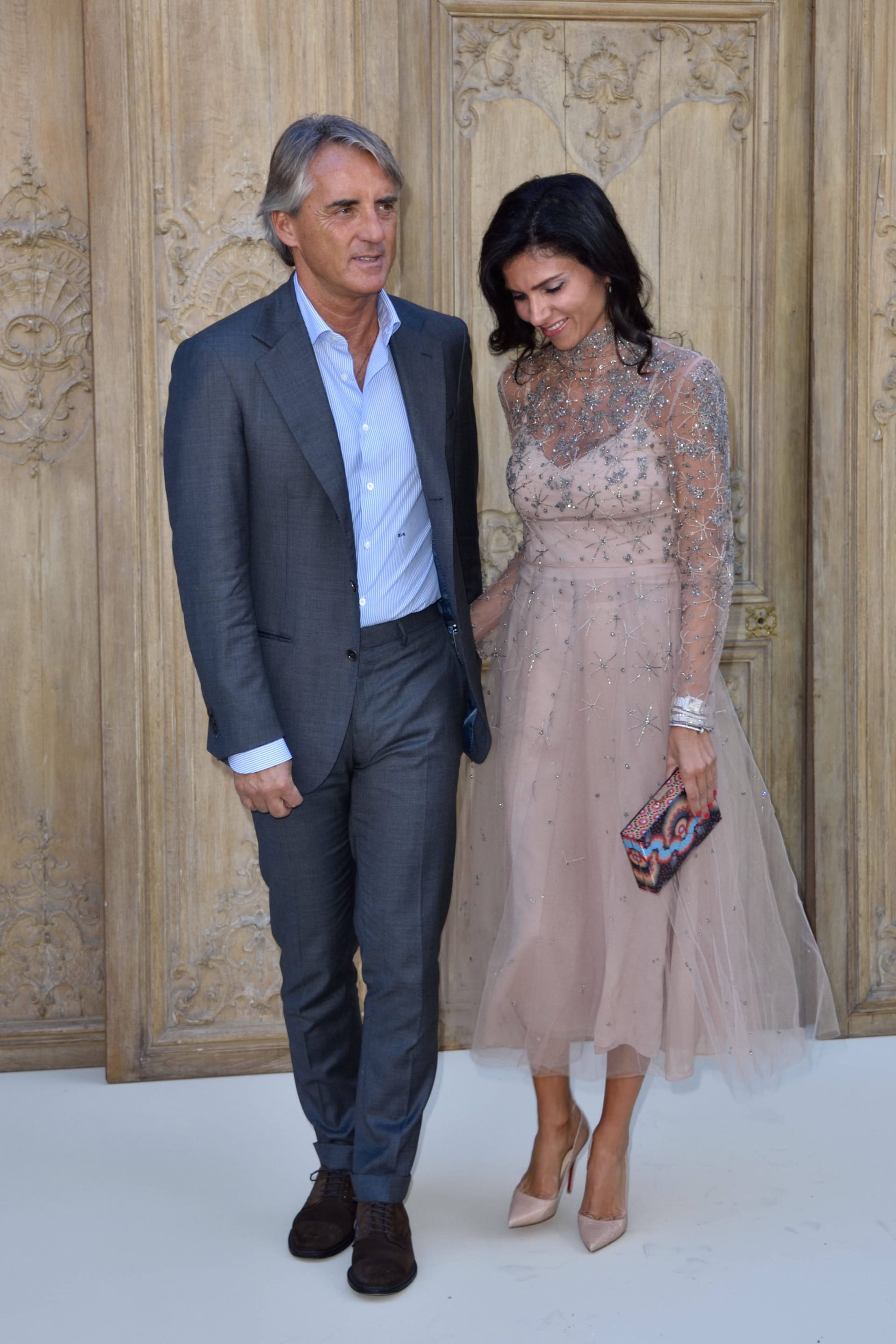 Mancini mit seiner Partnerin Silvia Fortini bei der Paris Fashion Week 2016.