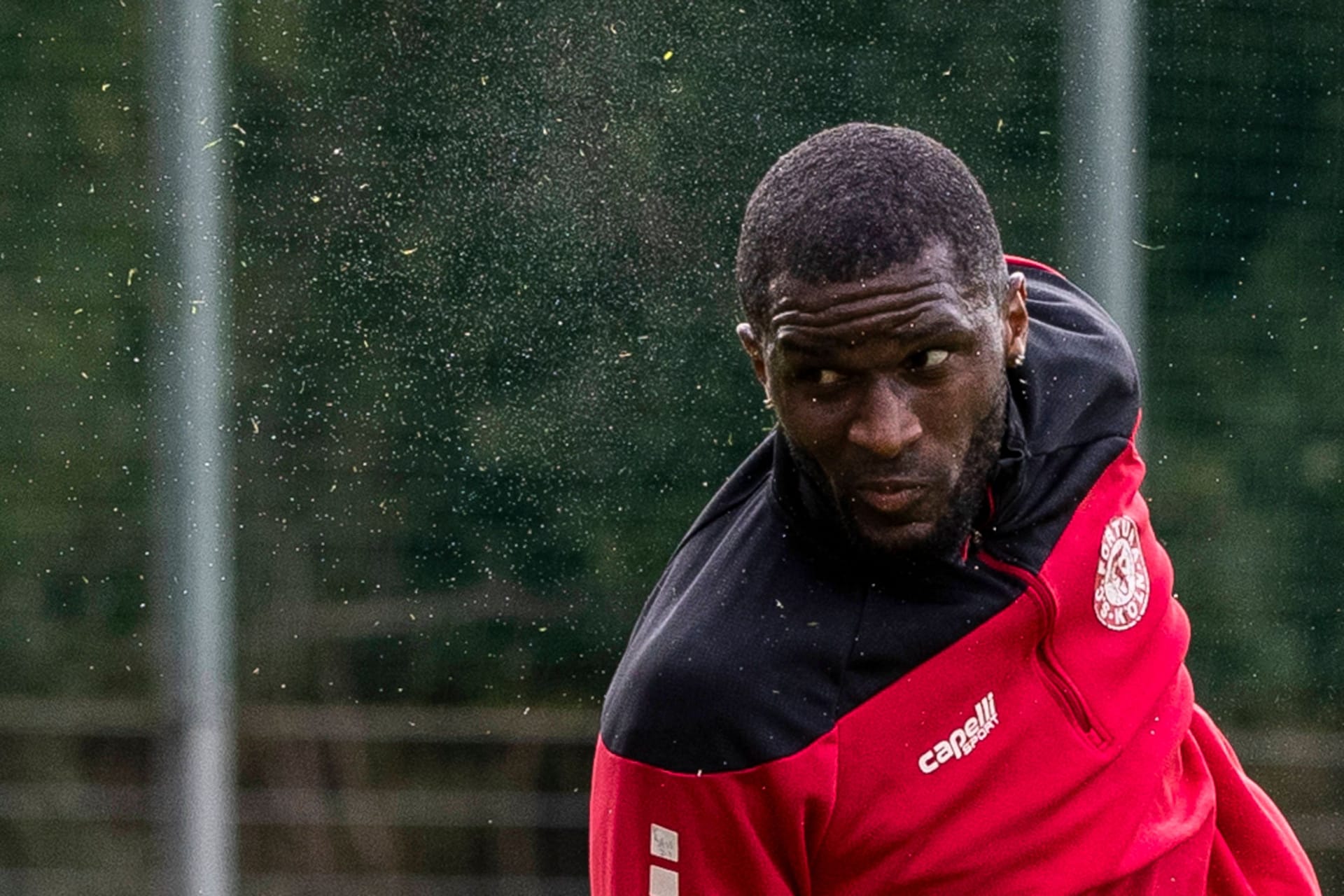 Die erste Trainingseinheit von Anthony Modeste bei Fortuna Köln: Modeste muss sich derzeit beim Vierligisten fit halten.