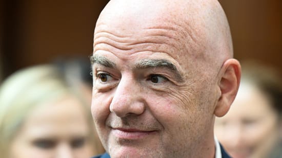 [Bild: fifa-praesident-gianni-infantino-stand-b...lpunkt.jpg]