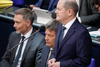 Finanzminister Lindner, Kanzler Scholz, Wirtschaftsminister Habeck (von links) vor dem Pressestatement: Seit Monaten gibt es Krach in der Koalition.