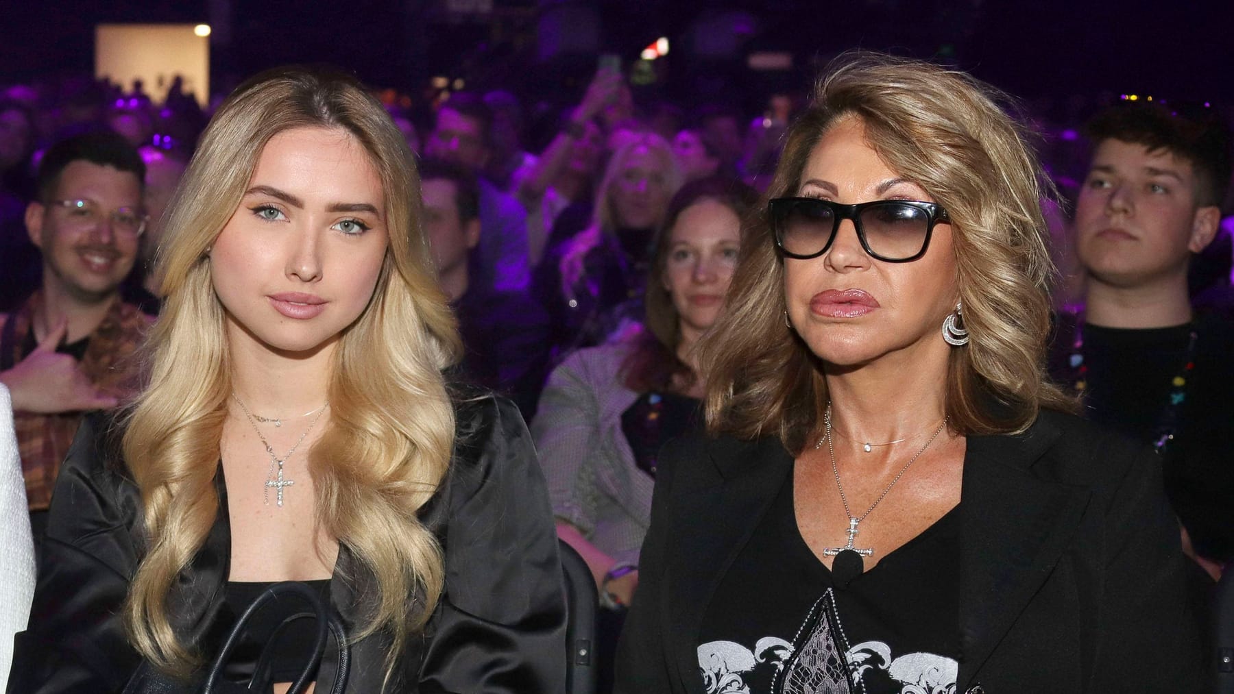 Instagram Shania Geiss posiert im Urlaub nur im Bikini