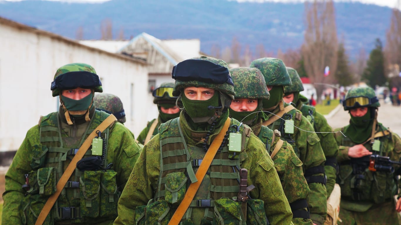 Russian soldiers on march in Perevalne, Crimea