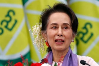 Aung San Suu Kyi (Archivbild): Im vergangenen Jahr hatte die Militärjunta ihre Haftbedingungen von Hausarrest zu Isolationshaft verschärft.
