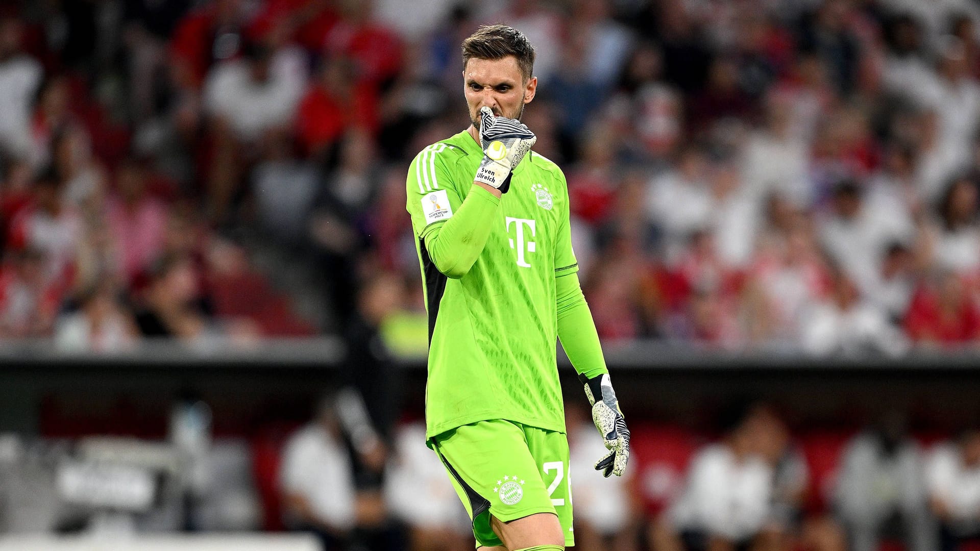 Sven Ulreich: Beim Blitzgegentreffer nach drei Minuten war er chancenlos. Direkt anschließend versprang ihm ein ungenauer Pavard-Rückpass ins Aus. Danach fand er zu mehr Sicherheit. Auch beim 0:2 und beim Elfmeter konnte er nichts machen. Lenkte Šeškos Schuss über die Latte (88.). Note 3