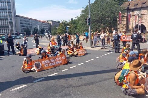 Der Stadt Nürnberg reicht es - deshalb hat sie eine Allgemeinverfügung gegen Klimaaktivisten erlassen. Die aber zeigt sich wirkungslos.