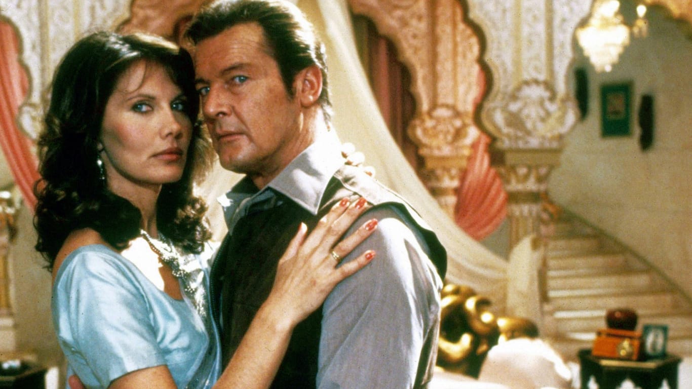 Maud Adams und Roger Moore: 1983 waren sie Seite an Seite in "James Bond 007 – Octopussy" Octopussy zu sehen.