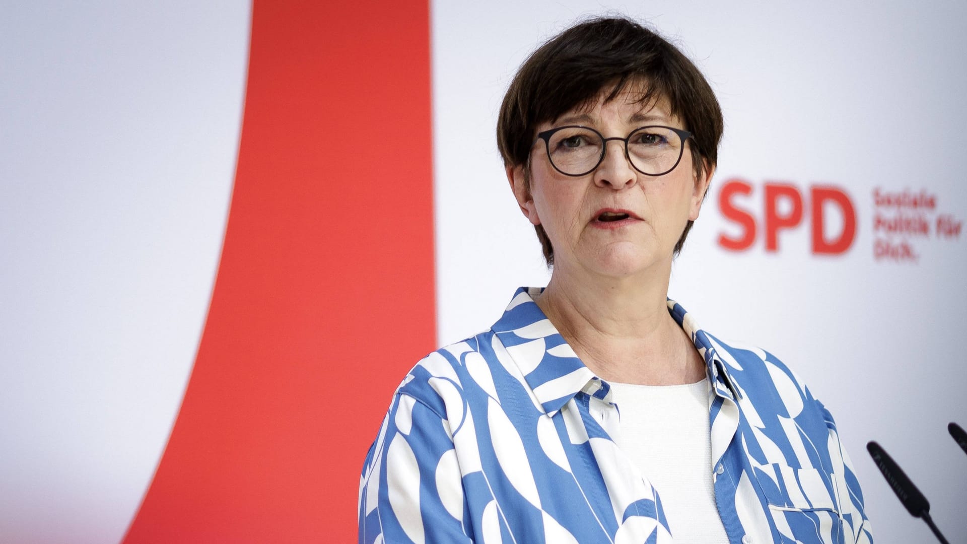 Saskia Esken (Archivbild): Die Bundesvorsitzende der SPD glaubt an eine baldige Einigung innerhalb der Ampel. Saskia Esken (Archivbild): Die Bundesvorsitzende der SPD glaubt an eine baldige Einigung innerhalb der Ampel.