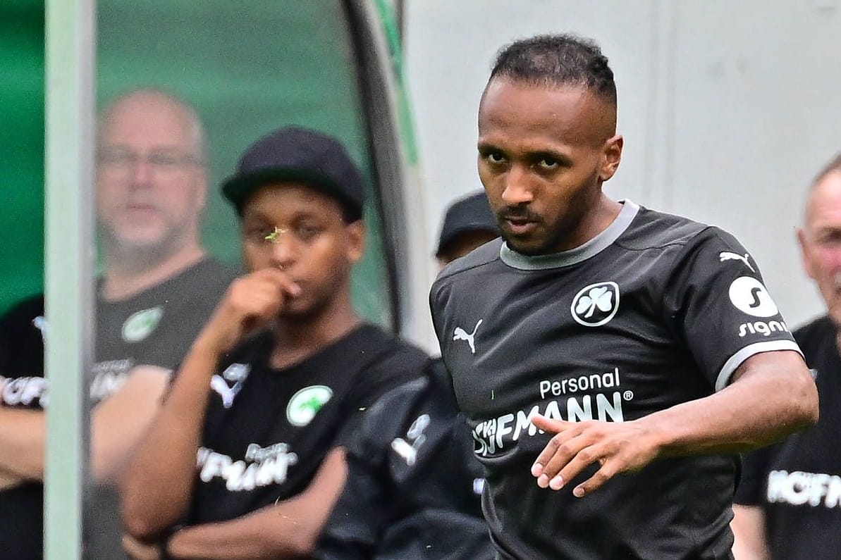 Julian Green: Der Spieler von Greuther Fürth wurde rassistisch beleidigt.