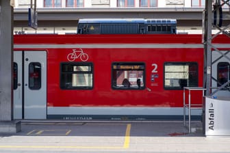S-Bahn in Nürnberg (Symbolbild): Hier wartet die Deutsche Bahn jetzt mit WLAN auf.
