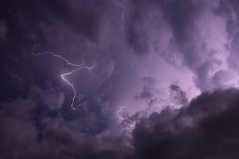 Blitze während eines Gewitters