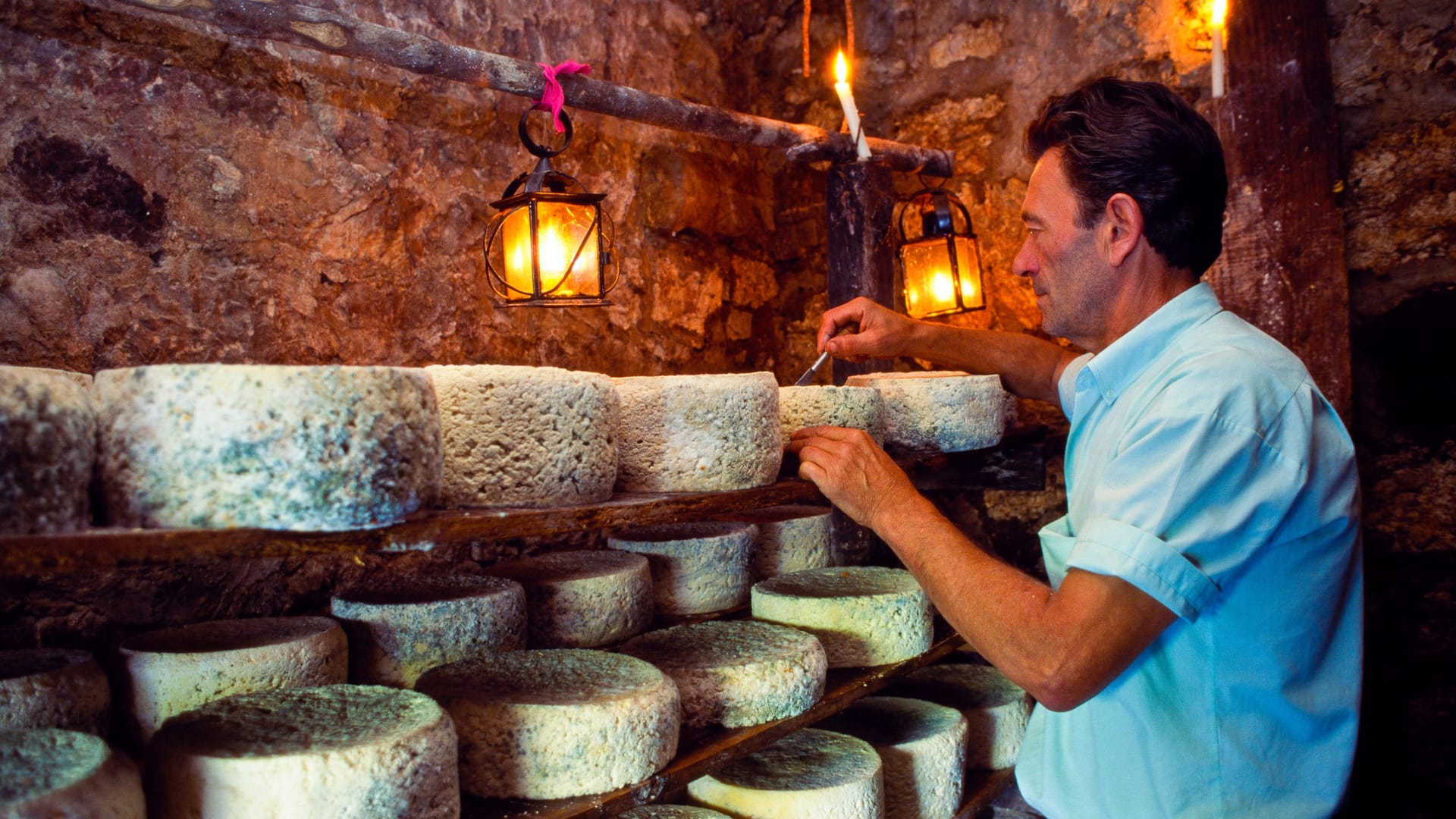 Cabrales-Käse reift in Höhlen in der spanischen Region Asturien (Symbolbild). Cabrales-Käse reift in Höhlen in der spanischen Region Asturien (Symbolbild).