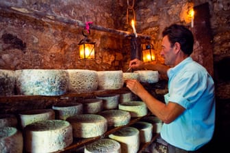 Cabrales-Käse reift in Höhlen in der spanischen Region Asturien (Symbolbild).