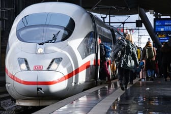 Ein ICE: Ein Angebot der Deutschen Bahn lockt mit günstigen Tickets.