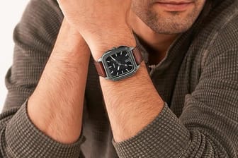 Sparen Sie mit Stil: Aktuell sind bei Amazon viele Armbanduhren von Marken wie Armani, Diesel und Fossil radikal reduziert.