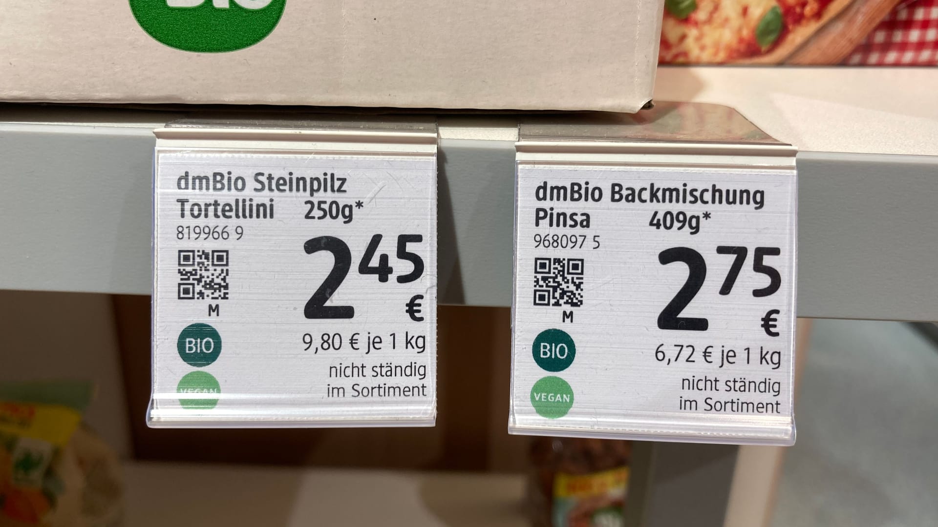 Preisschild Dm: Aktionsprodukte sind entsprechend gekennzeichnet.