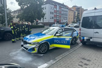 Schwerer Verkehrsunfall im Nürnberger Westen: Eine Polizisten verletzte sich bei dem Aufprall.